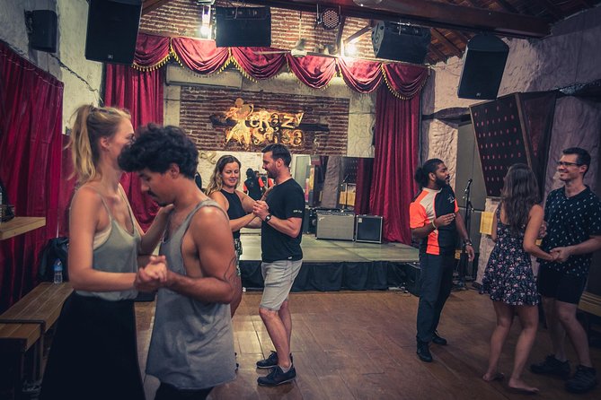 Salsa Tour in Cartagena with admission Ticket to Café Havana - What this Cartagena salsa night is really like