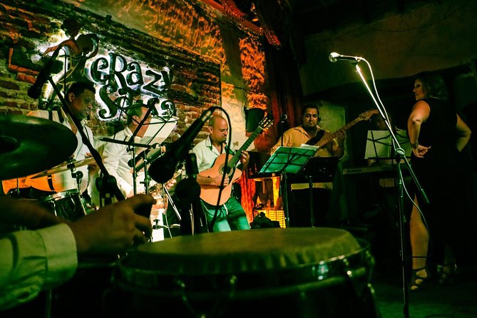Salsa Tour in Cartagena with admission Ticket to Café Havana - The class at Crazy Salsa Getsemaní
