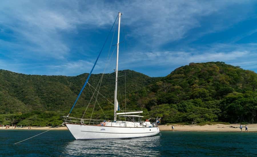 Santa Marta: Sailing Tour to Tayrona Park with Luis' Team - Aguja Island, Tayrona’s only island