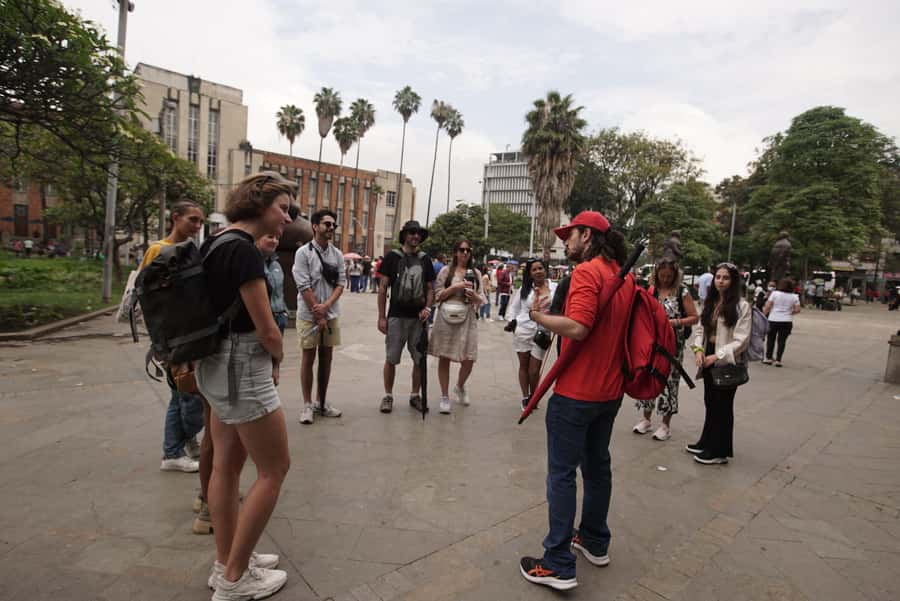 Shared Medellín Downtown Tour with Wireless Audio - Key points to know before you go