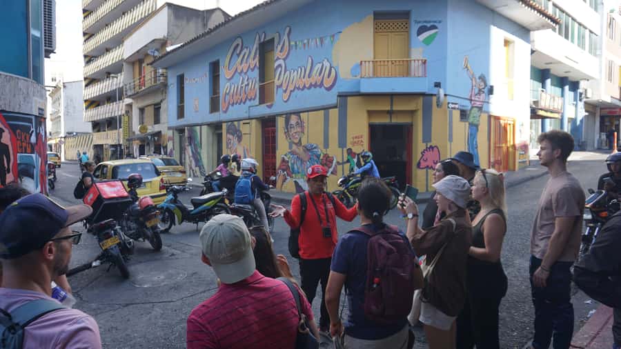Shared Tour Cali's Salsa, Graffiti & Resistance Experience - Plazoleta de la Caleñidad and the idea of local pride