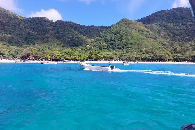 Tayrona by sea - Why seeing Tayrona from the water makes sense