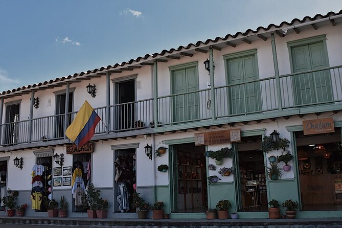 Tour Guatapé - The old Peñol replica and the town beneath the water