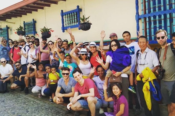 Tour Guatapé - Riding from Medellín in an air-conditioned vehicle