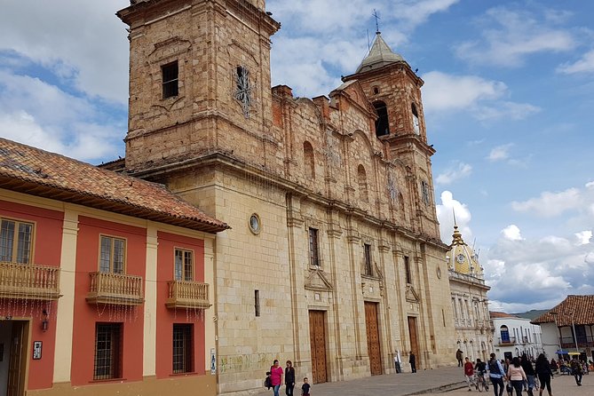 Tour of Zipaquirá: Visit the Salt Cathedral and the main squares - Independence Square and Zipaquirá’s older center