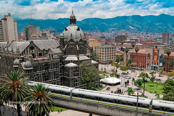 Transport airport hotel or hotel airport (private service) - A straightforward arrival in Medellín