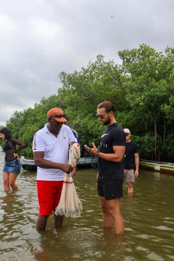 Typical lunch on beach, mangrove tour & fishing with natives - A slow trip through the mangroves